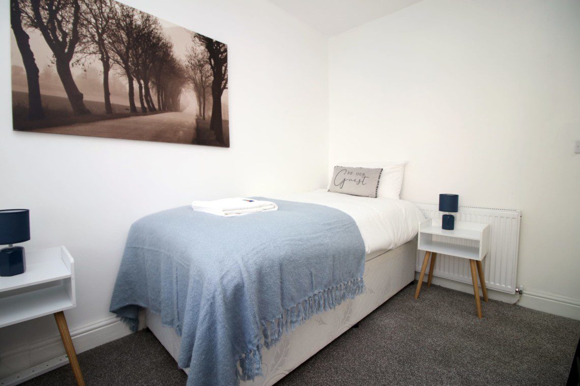 Twin bedroom