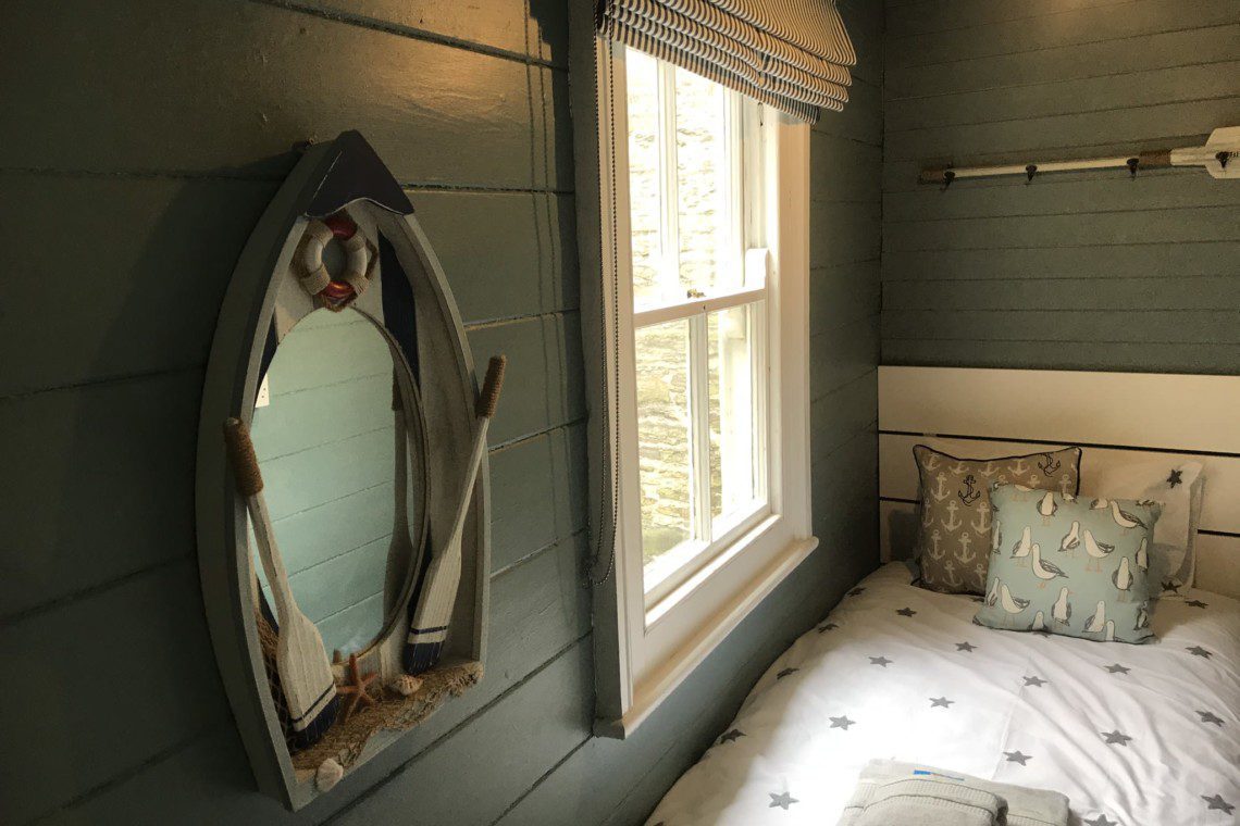 Single bed bedroom 2
