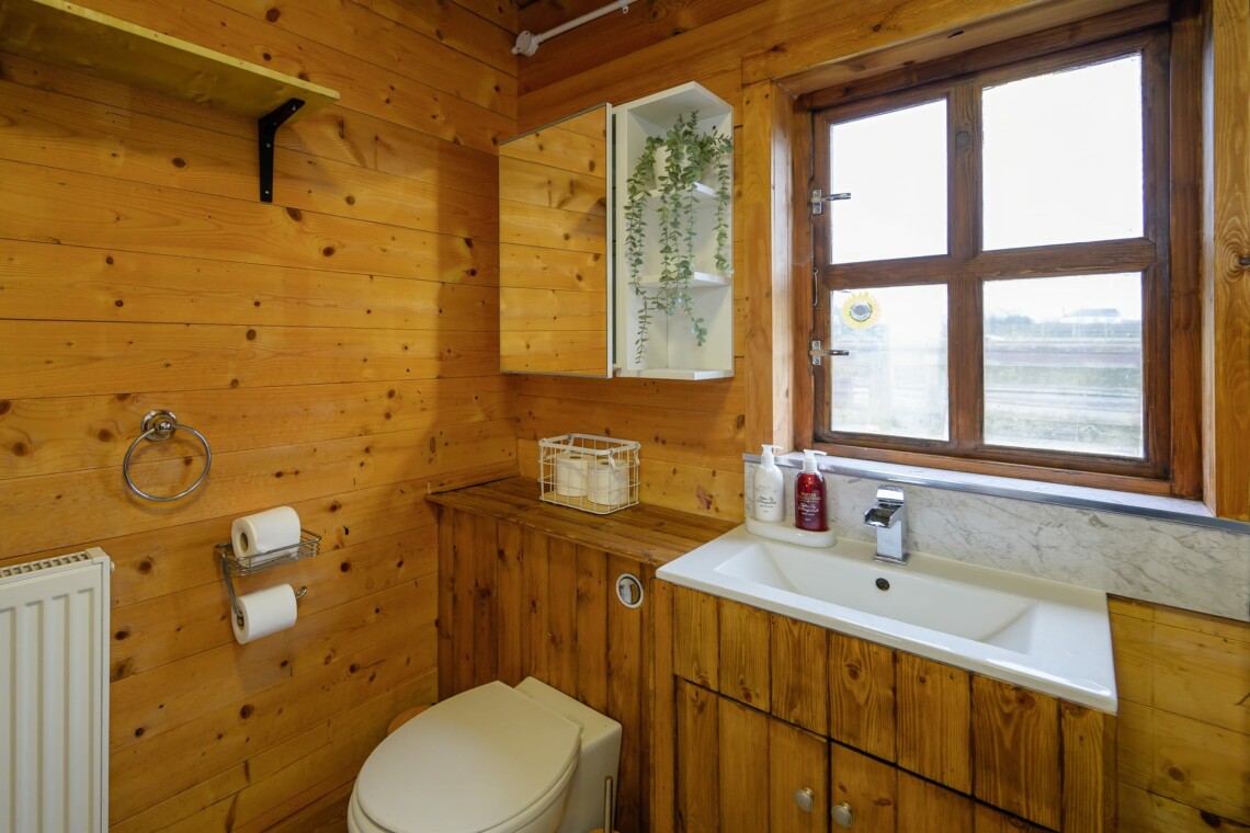Main bathroom