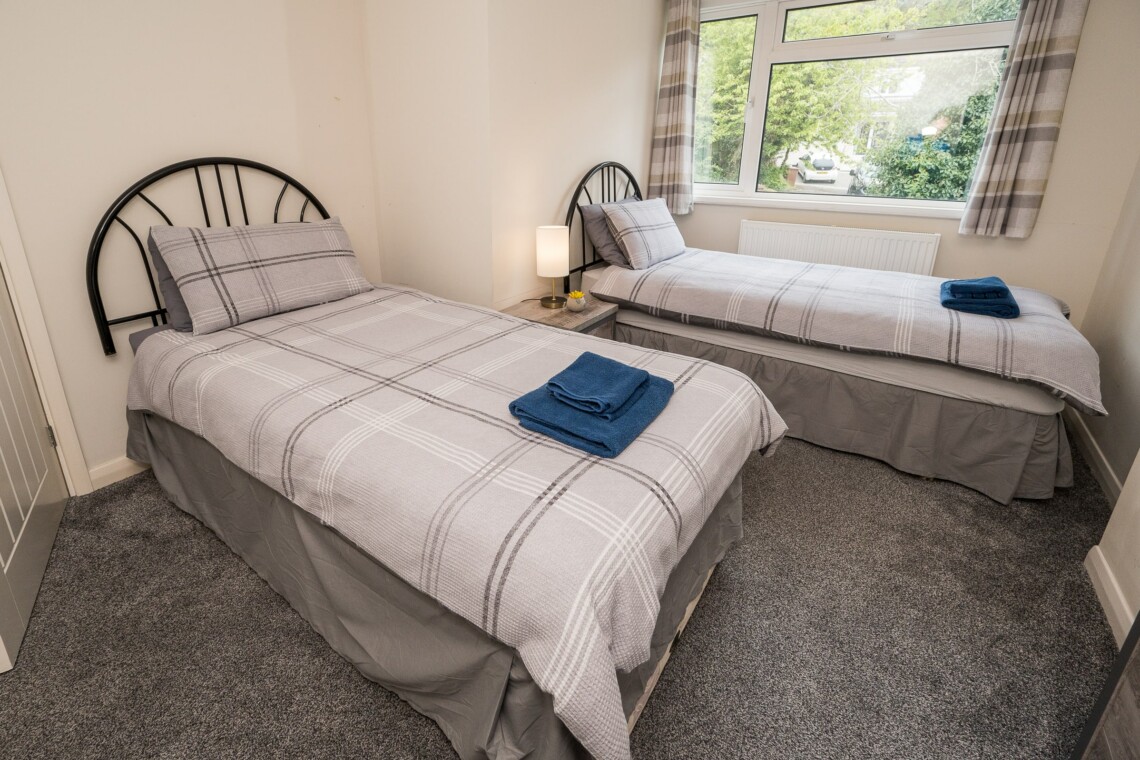 Twin bedroom