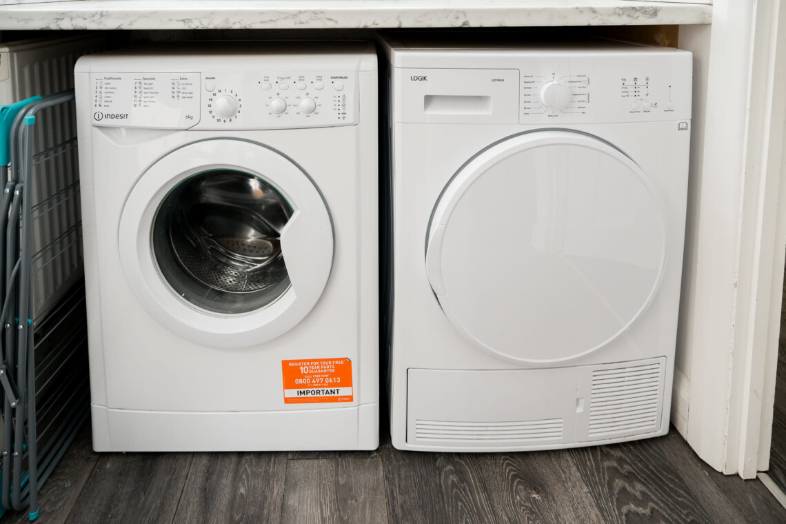 Washing machine & tumble dryer