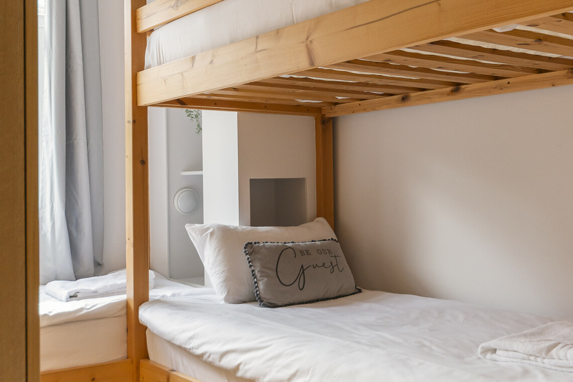 Adult weight bunk beds plus single bed