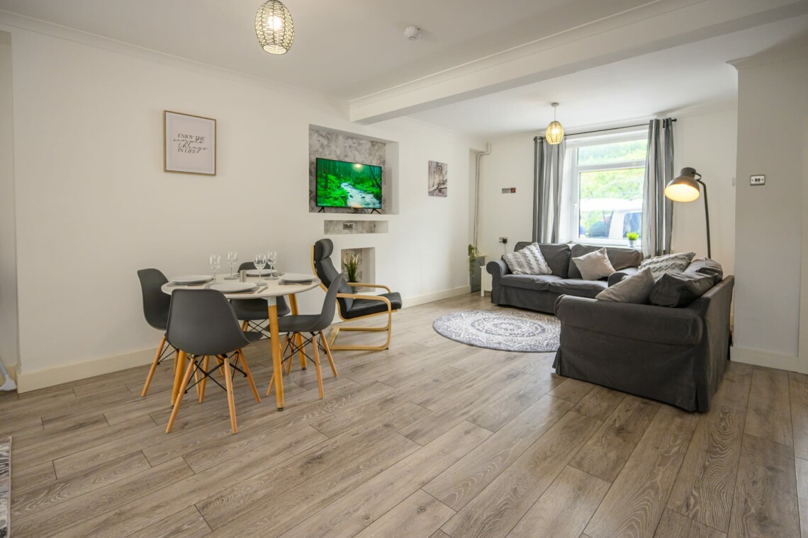 Spacious Dining and Living Area