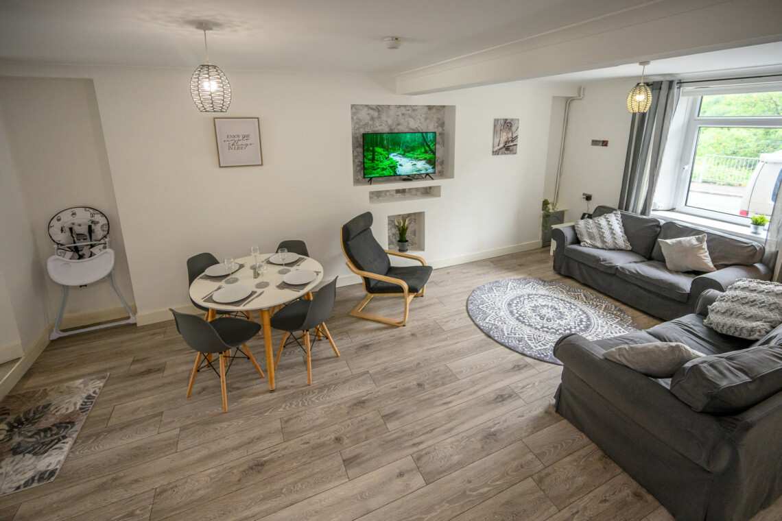 Open plan Living/Dining Area