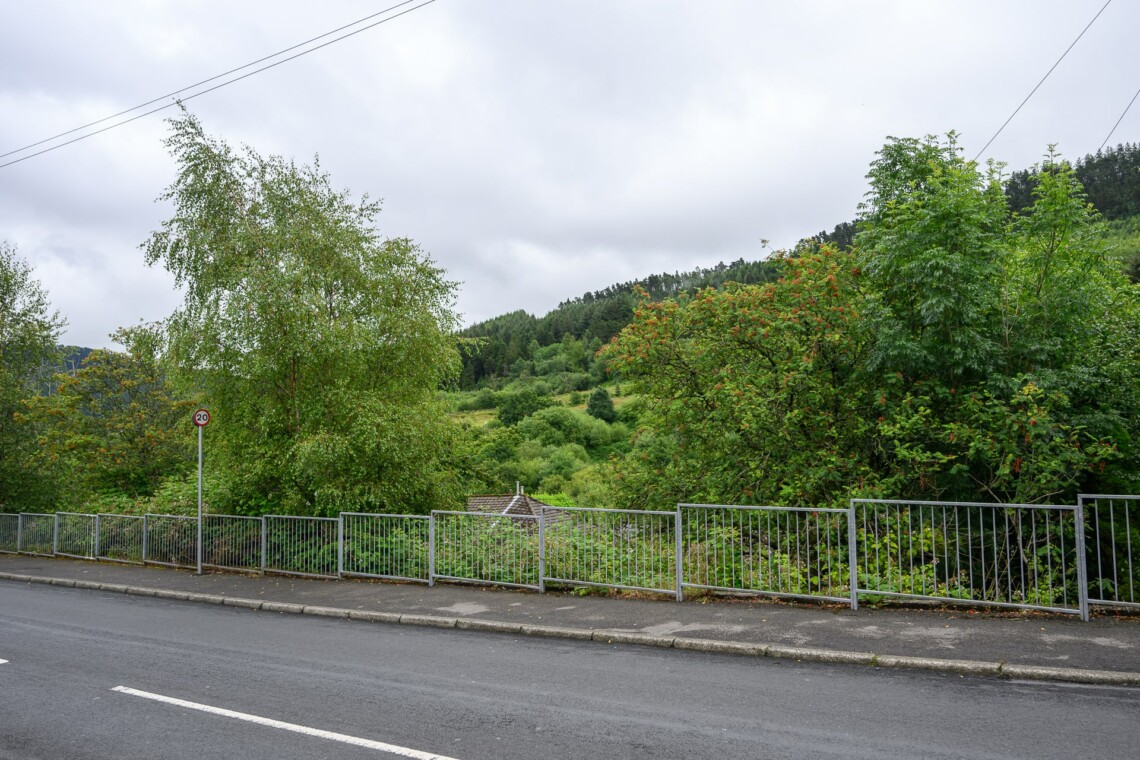 Views to the front of Cottage
