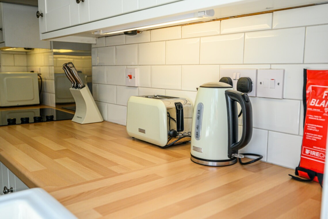 Toaster & kettle