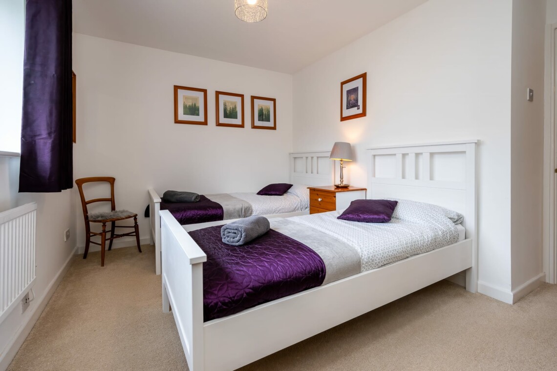 Twin bedroom