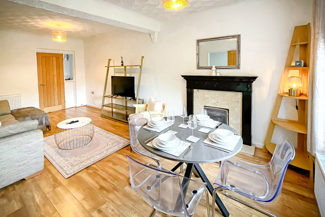Open plan living & dining