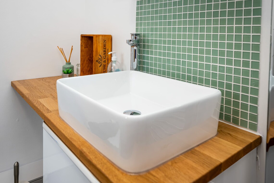 Modern bathroom