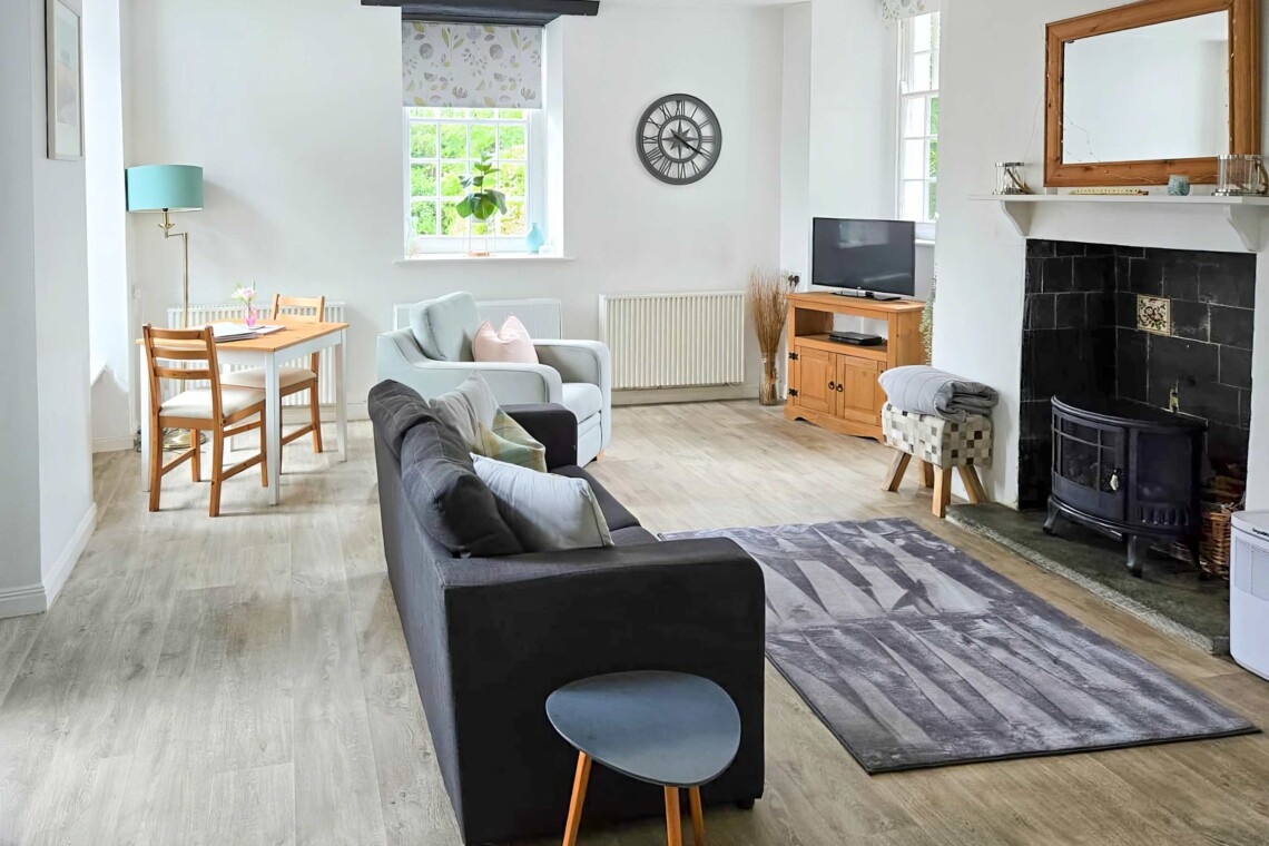 Living & dining area 