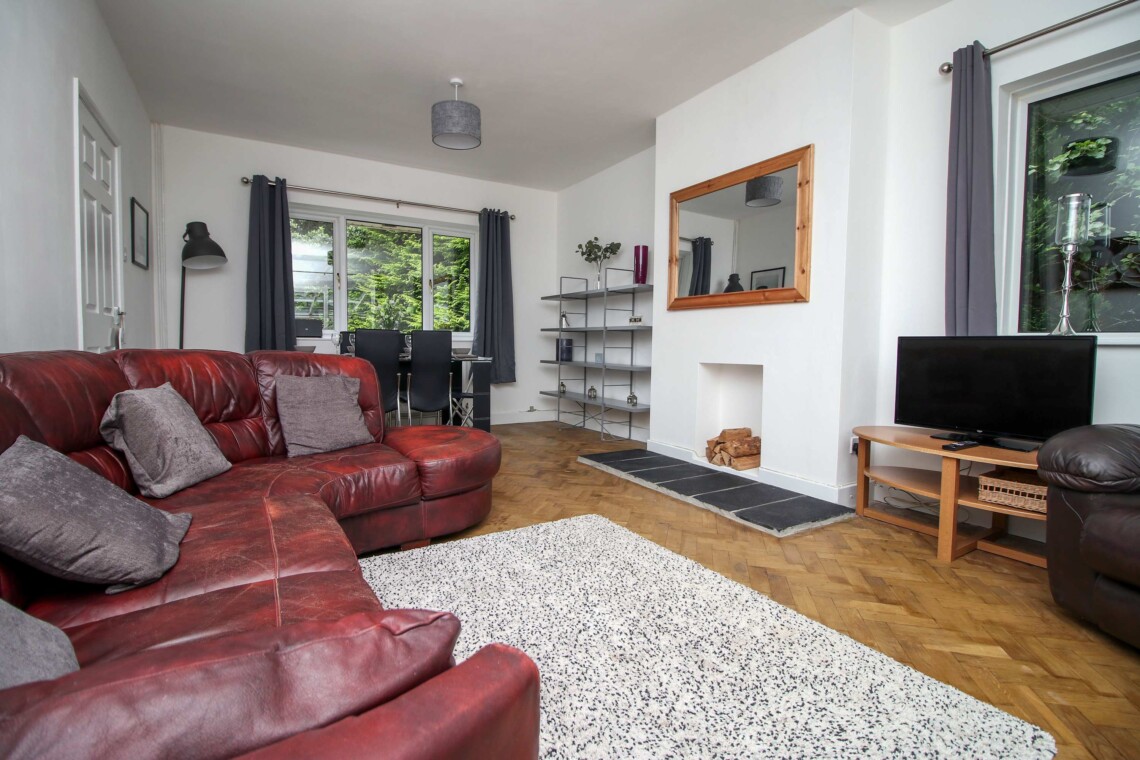 Living and dining area 