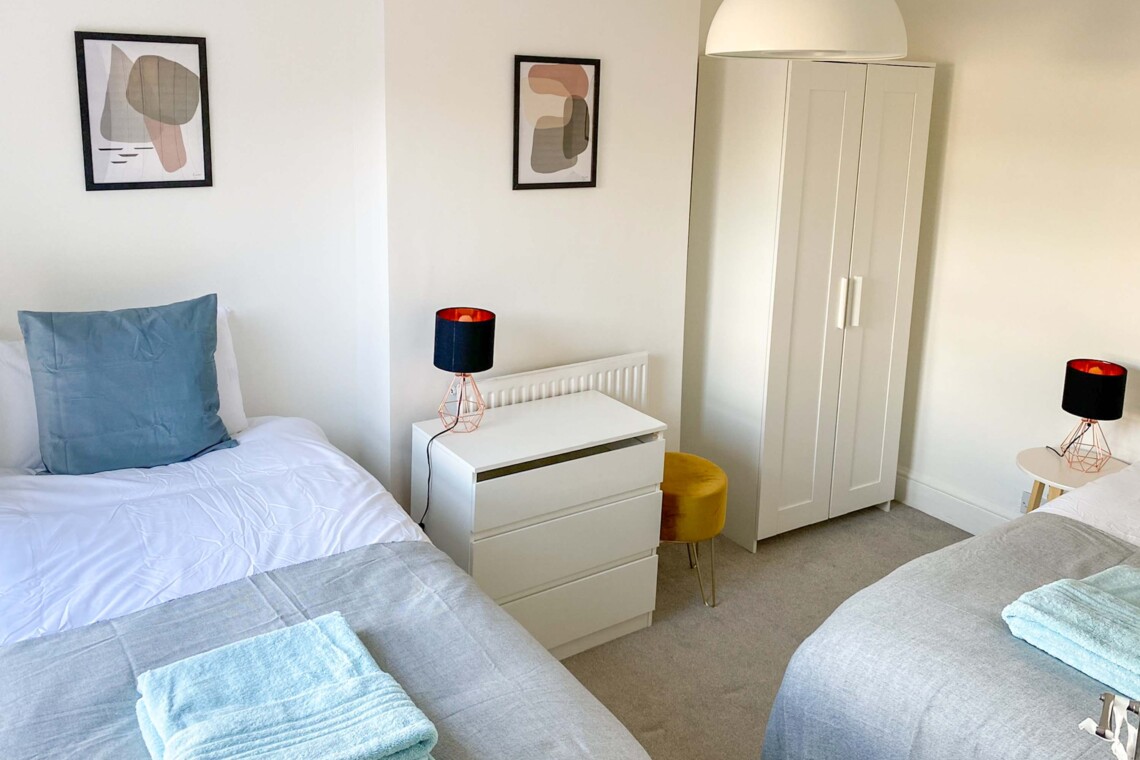 Bedroom 3 with two single beds