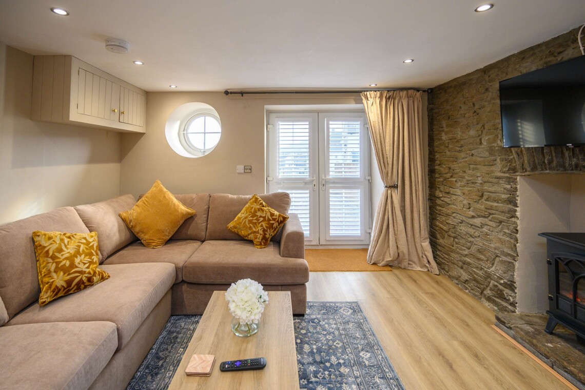 Multimedia TV and electric fire