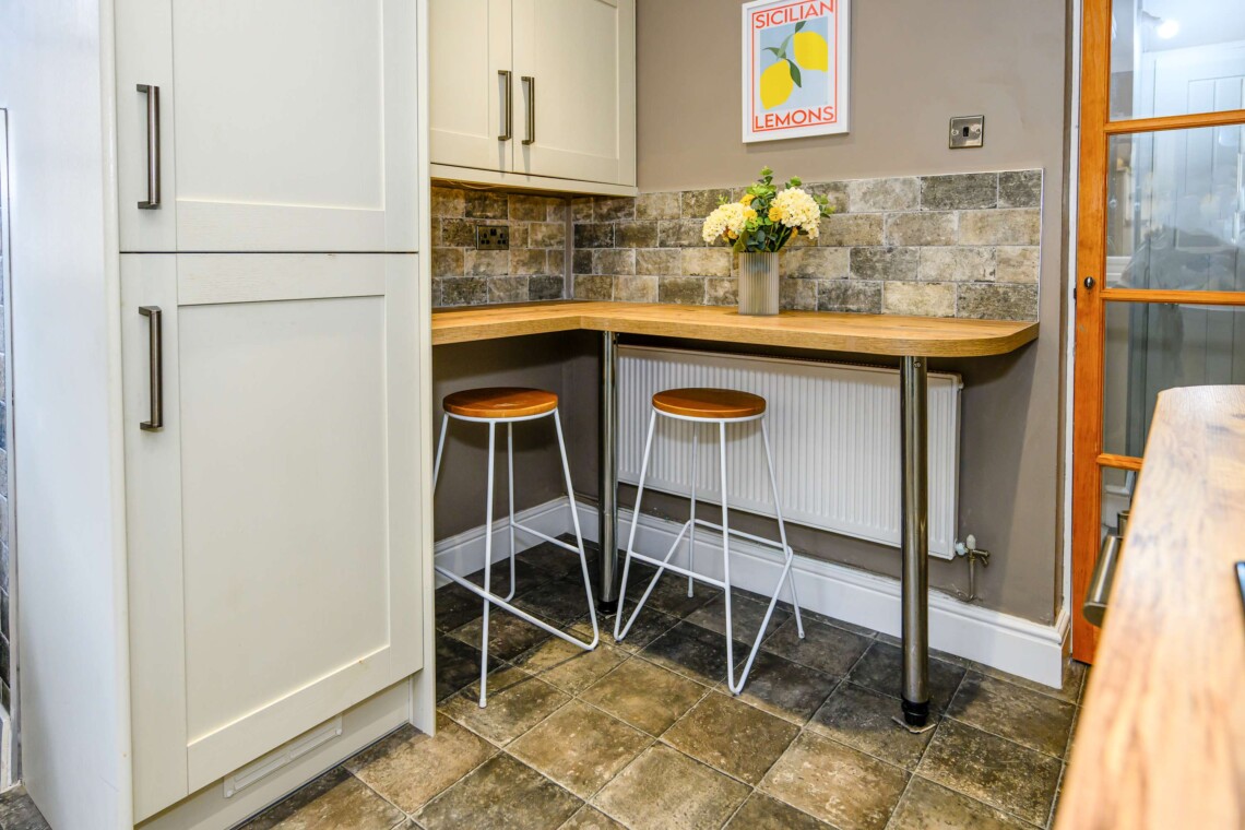 Breakfast bar