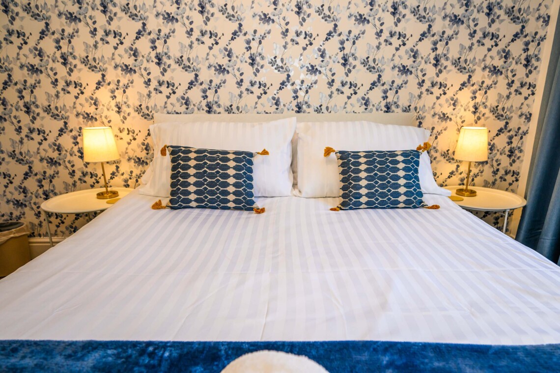 King size bed