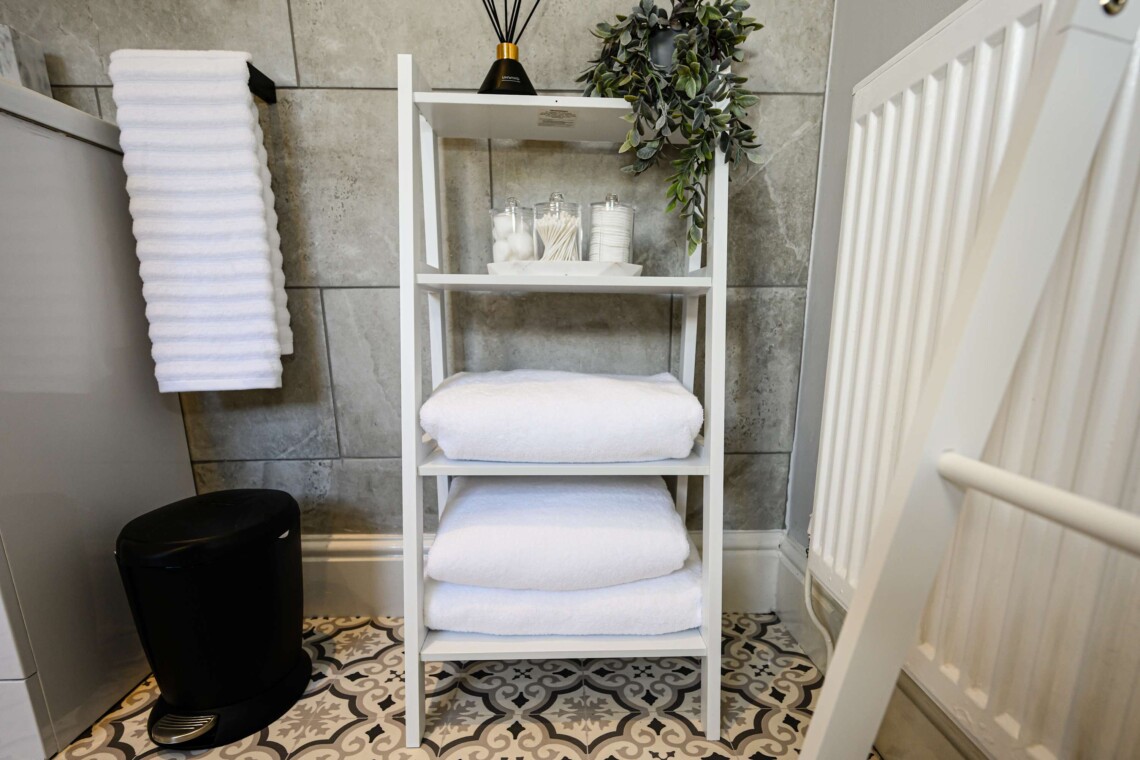 Bathroom storage & fresh linen