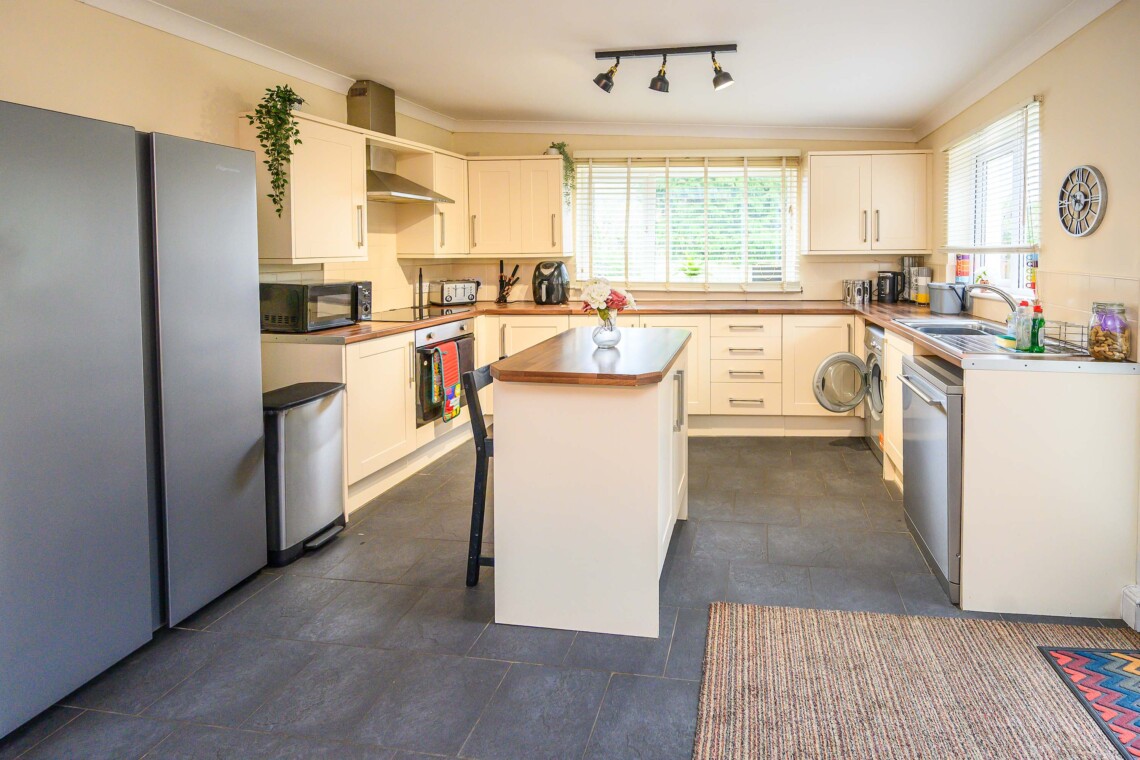 Well-equipped kitchen