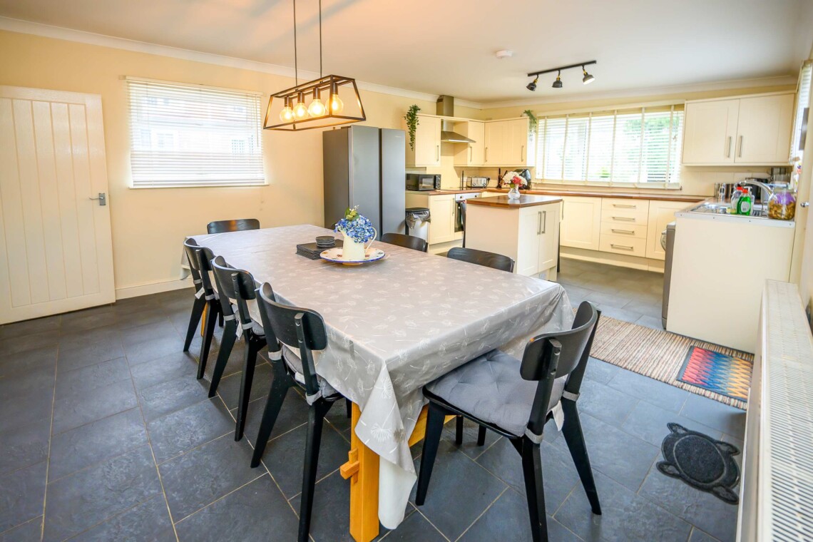 dining & kitchen space