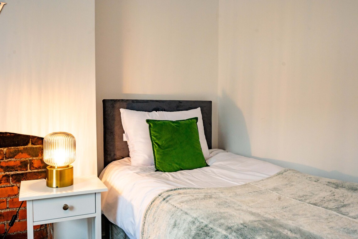 Twin Bedroom