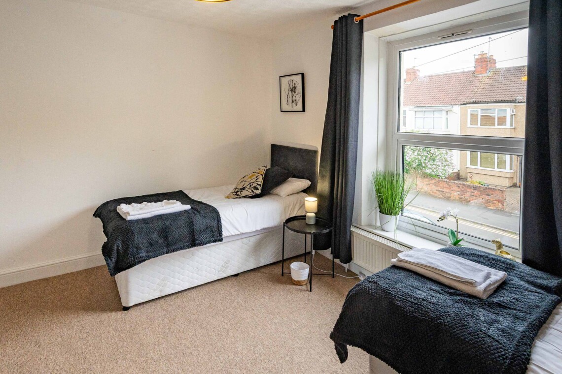 Twin bedroom