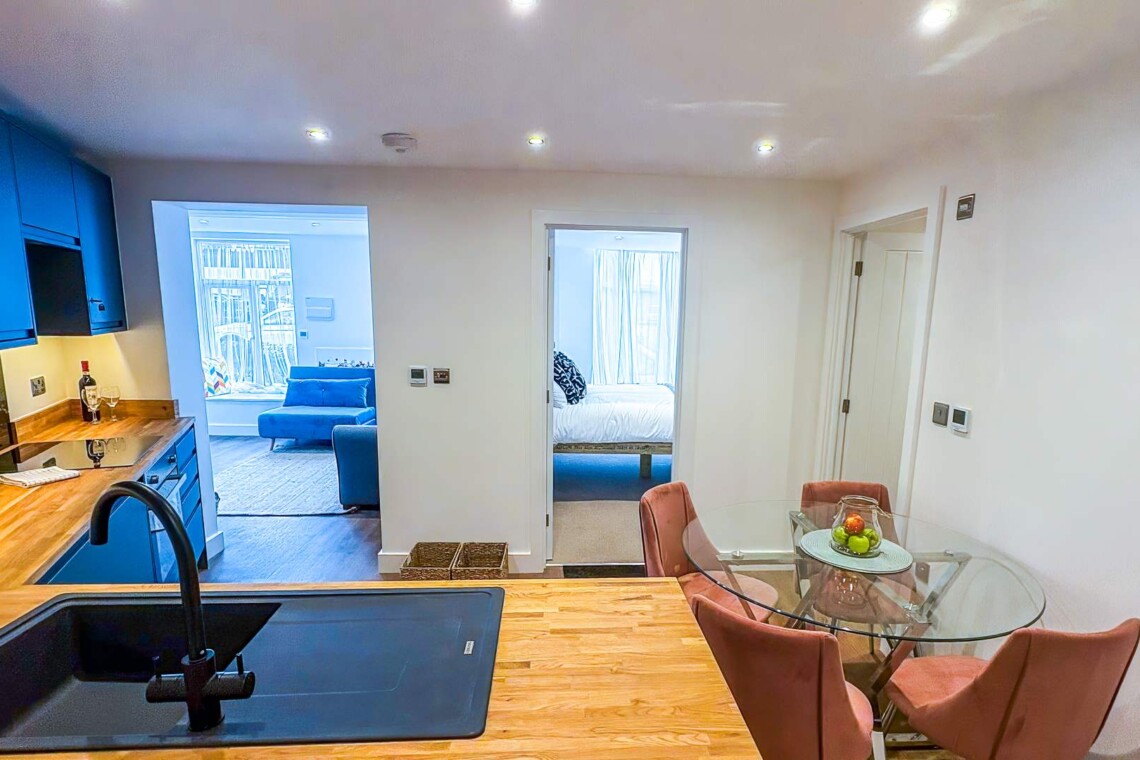 kitchen & dining area