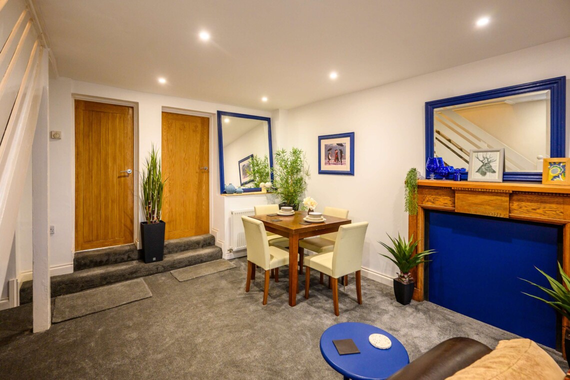 Open plan living & dining area