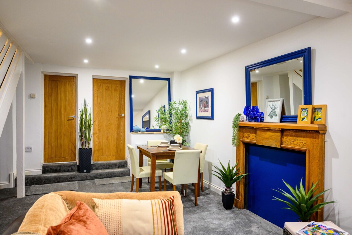 Open plan living & dining area