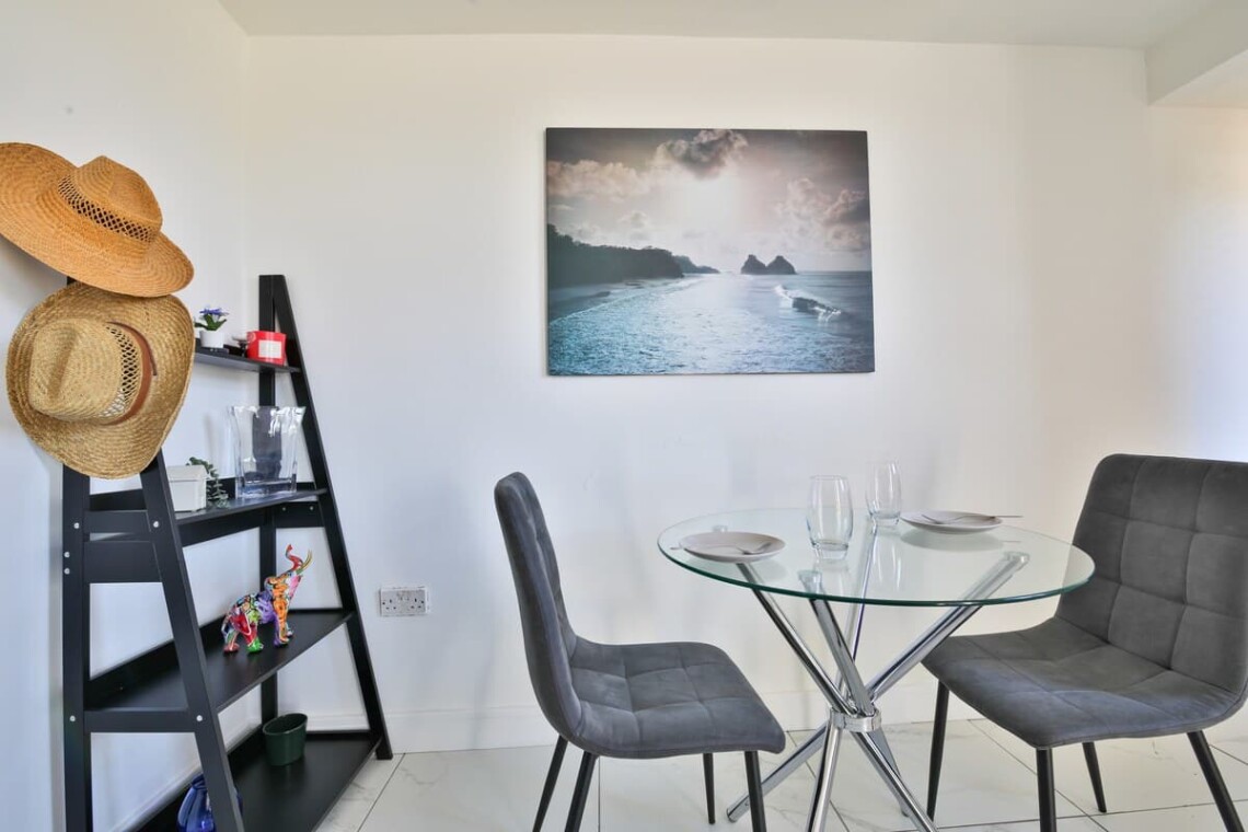 Open plan kitchen and dining area