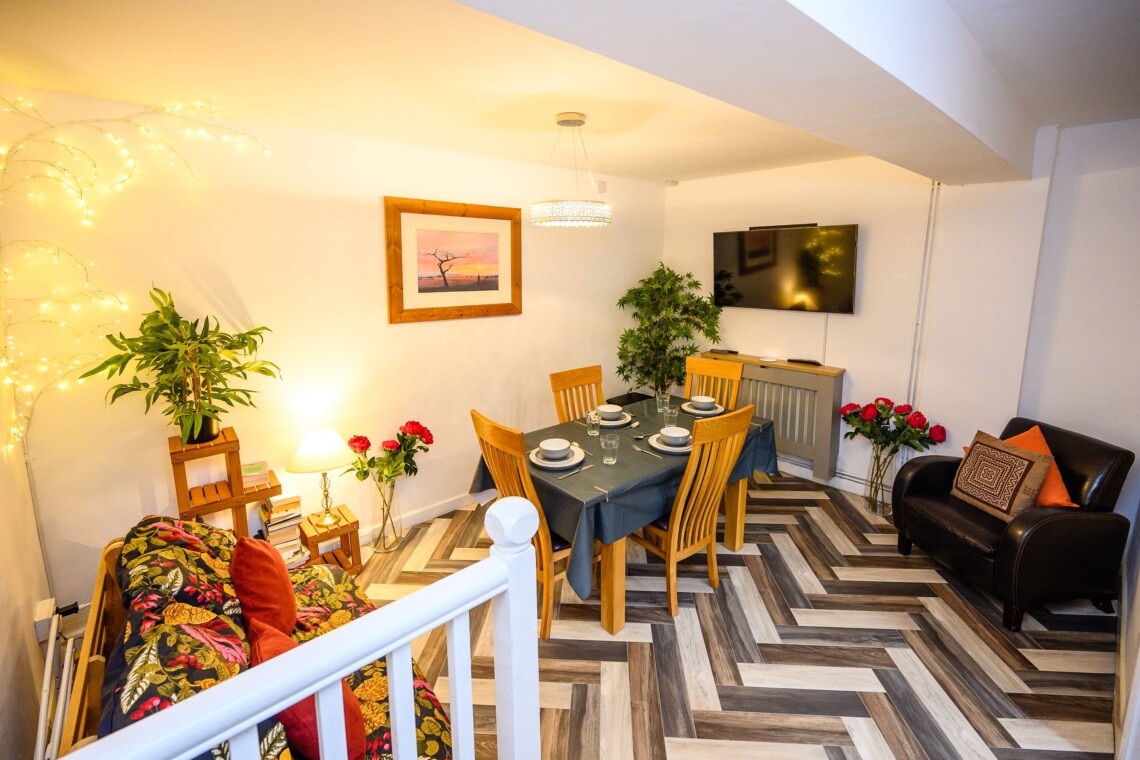 Breakfast / Dinning area