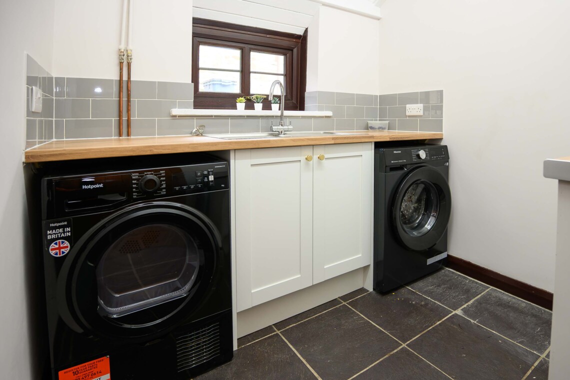 Utility room with washer & dryer