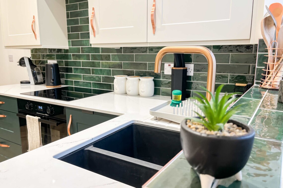 Fully fitted Kitchen with Quooker-style tap