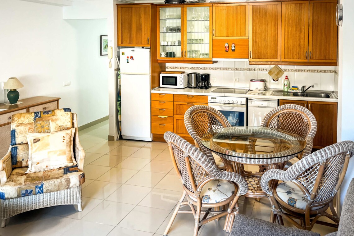 Open plan kitchen and dining area