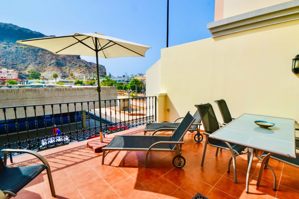 Large patio area with mountain views 
