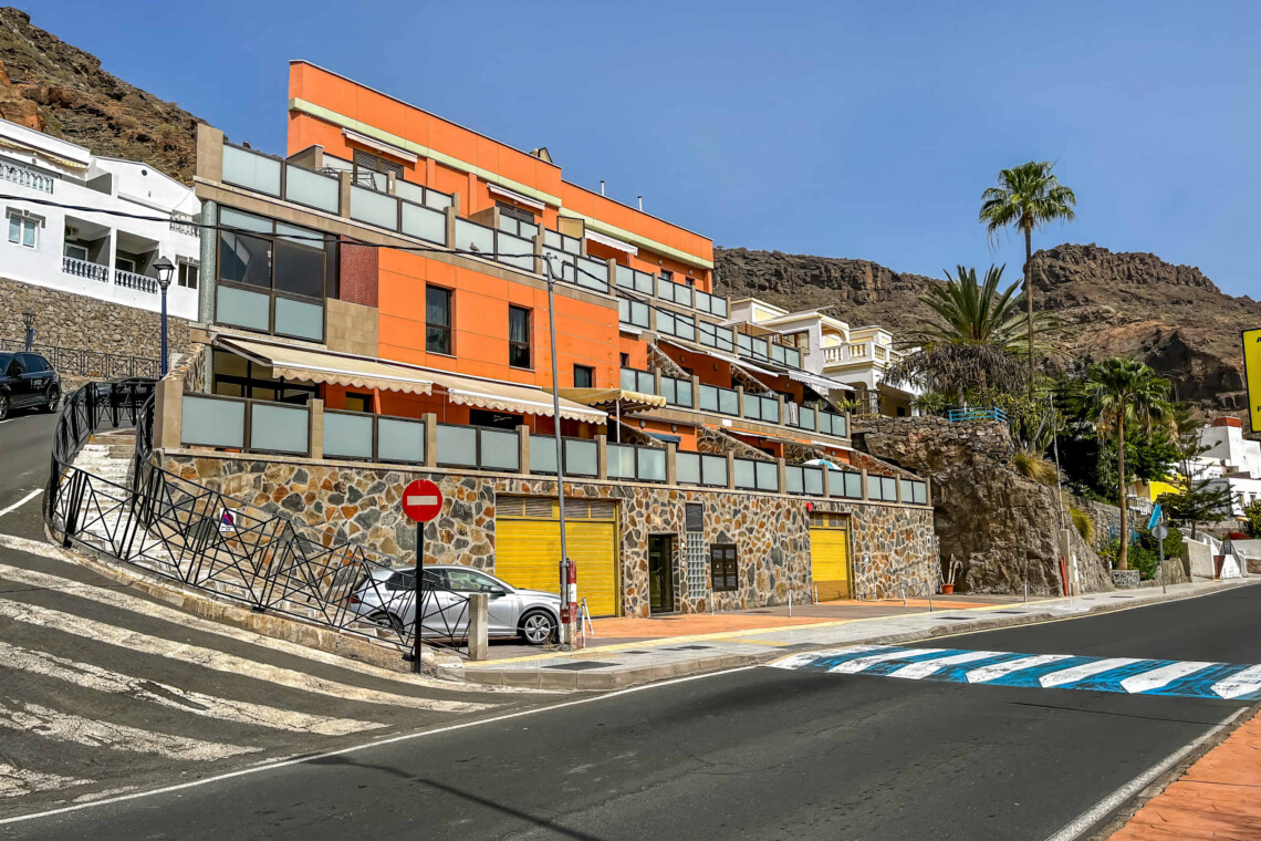 Nestled in the charming neighbourhood of Lomo Quiebre.