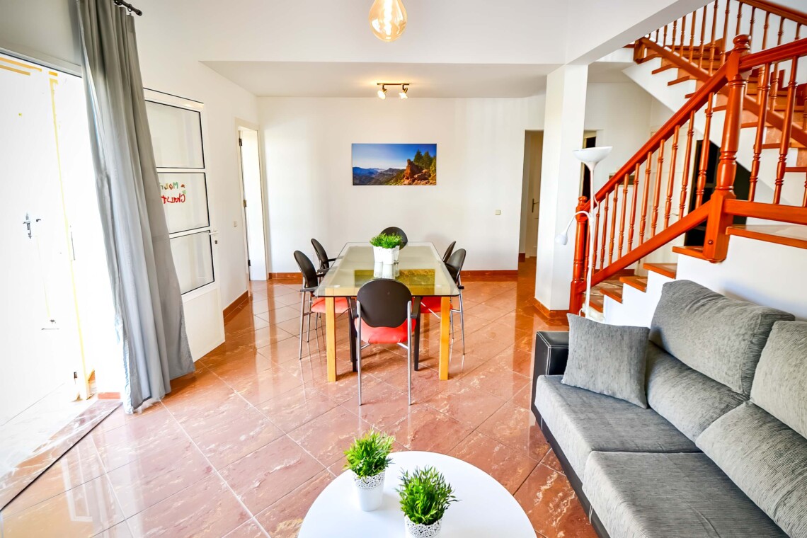 Open plan living & dining area