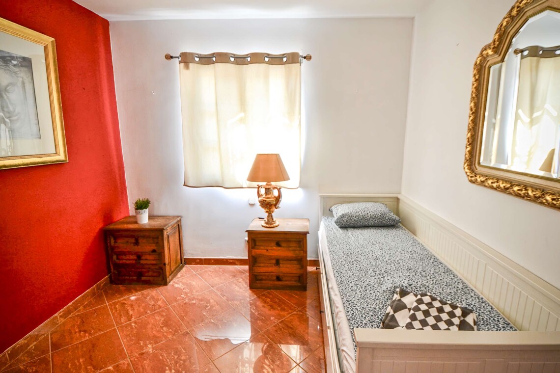 Bedroom 3 single bed 