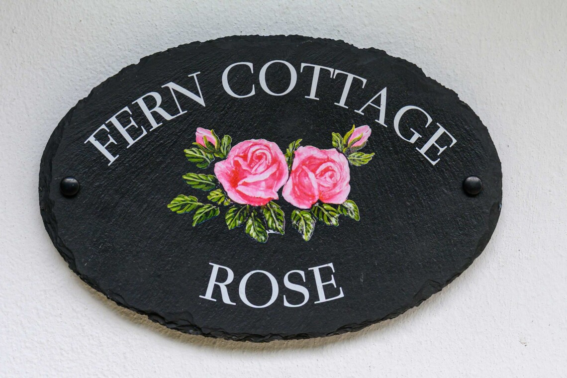 Rose cottage, beautifully decorated, with views of the large garden