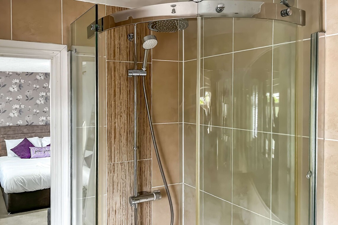 Ensuite in Bedroom 1