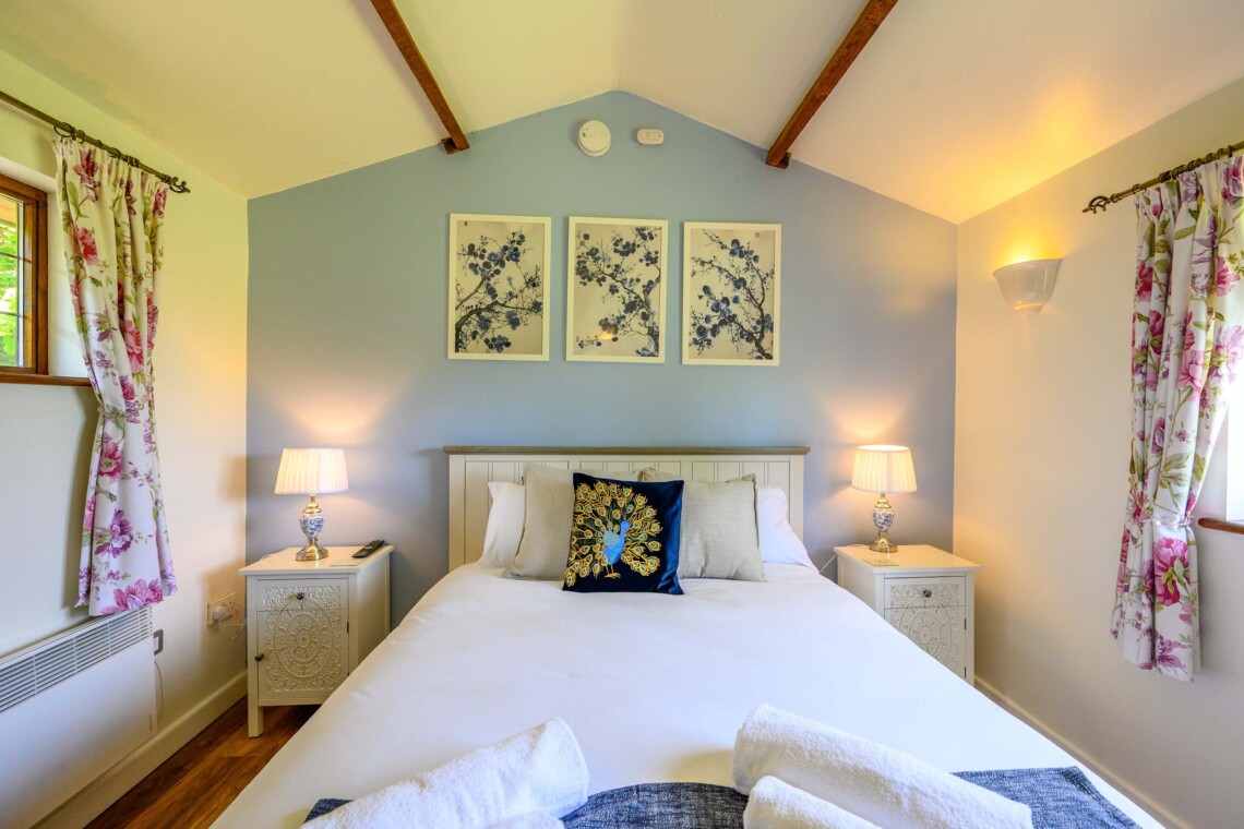 Rose cottage, beautifully decorated, with views of the large garden