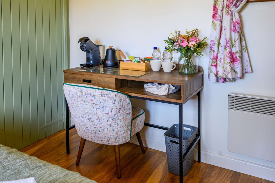 Rose cottage, beautifully decorated, with views of the large garden