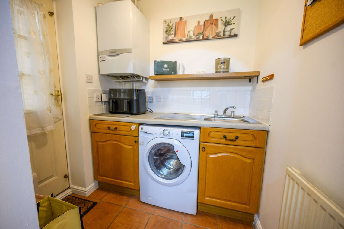 Fully equipped kitchen. Features modern, full-sized appliances and is generously stocked with high-quality cookware, utensils, and dishware. 