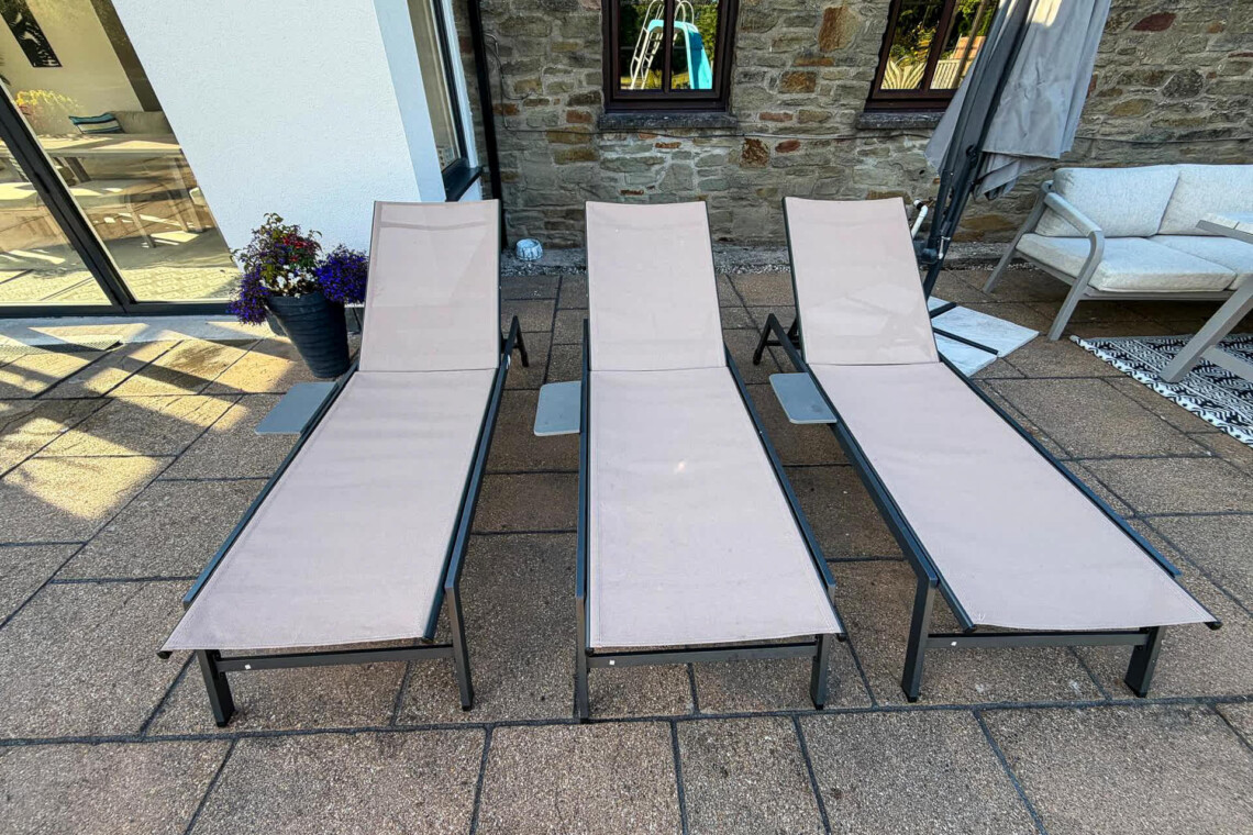 Sunloungers to relax on the patio